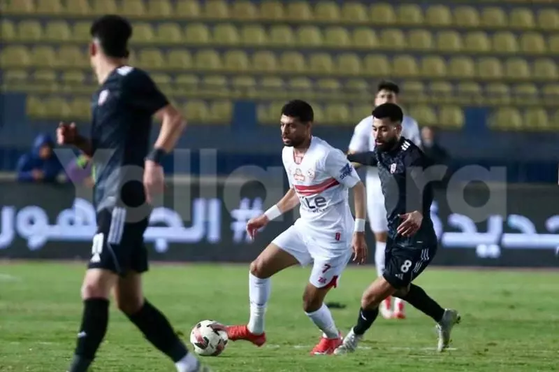 مصطفى شلبي لاعب الزمالك خلال مواجهة بتروجيت